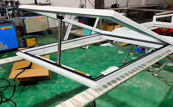 某地下车库出入口循化排烟窗配置工程